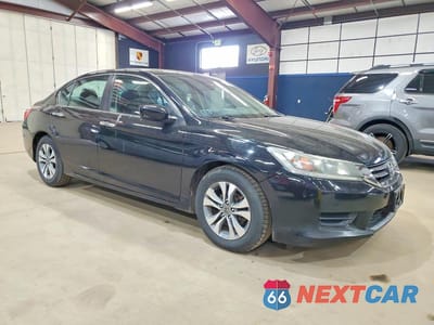 Czwarte zdjęcie samochodu z boku: 2015 HONDA ACCORD LX VIN:1HGCR2F33FA131802 - miniatura