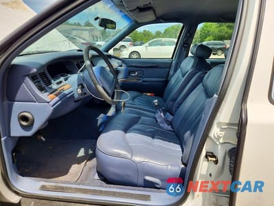 Zdjęcie 7 z 12 samochodu: 1997 LINCOLN TOWN CAR EXECUTIVE VIN:1LNLM81W7VY668840 - miniatura