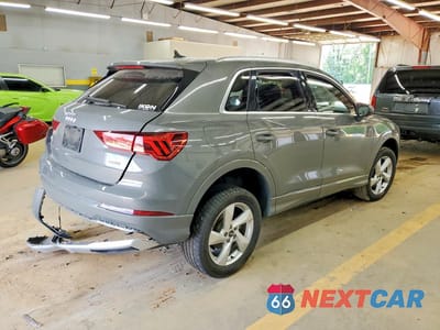 Trzecie zdjęcie samochodu z tyłu: 2022 AUDI Q3 PREMIUM 40 VIN:WA1AUCF3XN1000837 - miniatura