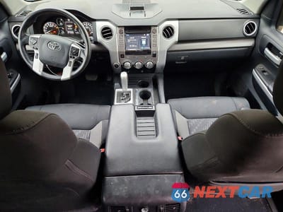 Zdjęcie 8 z 12 samochodu: 2018 TOYOTA TUNDRA CREWMAX SR5 VIN:5TFDW5F11JX698737 - miniatura