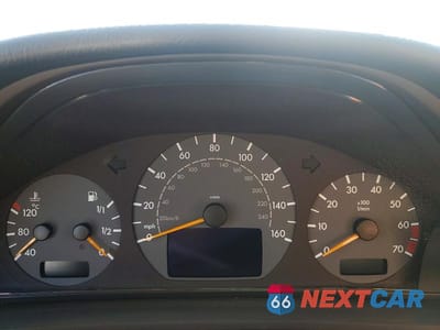 Zdjęcie 9 z 12 samochodu: 2001 MERCEDES-BENZ CLK 430 VIN:WDBLJ70G61T069712 - miniatura