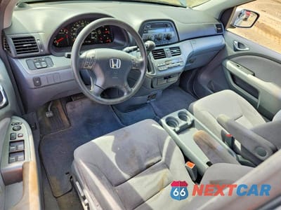 Zdjęcie 8 z 13 samochodu: 2006 HONDA ODYSSEY EX VIN:5FNRL38406B105896 - miniatura