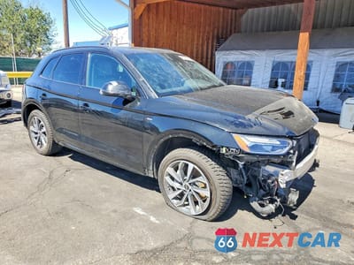 Czwarte zdjęcie samochodu z boku: 2024 AUDI Q5 PREMIUM 45 VIN:WA1GAAFY5R2109614 - miniatura