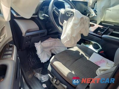 Zdjęcie 8 z 13 samochodu: 2021 TOYOTA SIENNA LE VIN:5TDKRKEC3MS028956 - miniatura