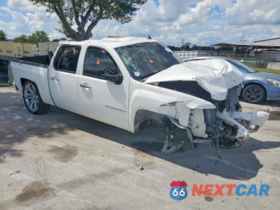 Czwarte zdjęcie samochodu z boku: 2007 CHEVROLET SILVERADO K1500 CREW CAB VIN:3GCEK13347G536418 - miniatura