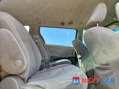 Zdjęcie 11 z 13 samochodu: 2015 TOYOTA SIENNA LE VIN:5TDKK3DC3FS577782 - miniatura