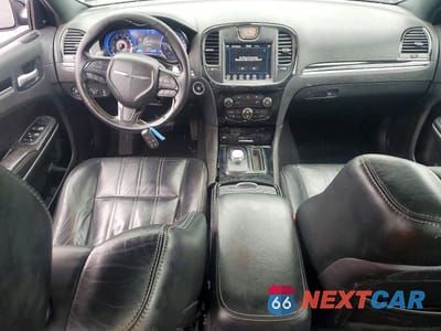 Zdjęcie 8 z 12 samochodu: 2019 CHRYSLER 300 S VIN:2C3CCAGG7KH651495 - miniatura