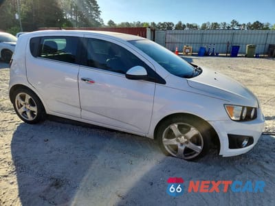 Czwarte zdjęcie samochodu z boku: 2012 CHEVROLET SONIC LTZ VIN:1G1JE6SH8C4137219 - miniatura