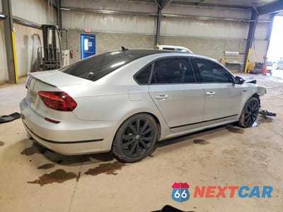 Trzecie zdjęcie samochodu z tyłu: 2018 VOLKSWAGEN PASSAT GT VIN:1VWJM7A39JC051441 - miniatura
