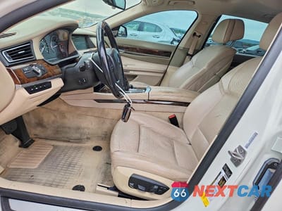 Zdjęcie 7 z 12 samochodu: 2013 BMW 5 SERIES 550I RWD VIN:WBAYE8C57DDE22260 - miniatura
