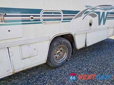 Zdjęcie 9 z 10 samochodu: 2001 WINNEBAGO MINNIE 2529RG VIN:1FDXE45S51HA73722 - miniatura