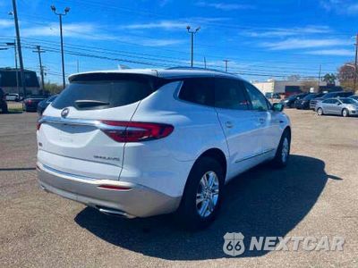 Czwarte zdjęcie samochodu z boku: 2021 BUICK ENCLAVE ESSENCE VIN:5GAERBKW4MJ263991 - miniatura
