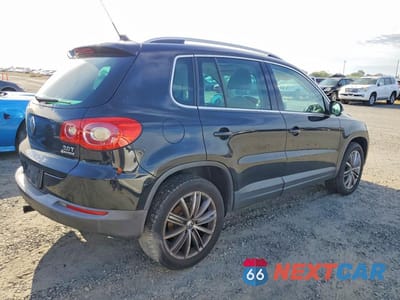 Trzecie zdjęcie samochodu z tyłu: 2010 VOLKSWAGEN TIGUAN SE VIN:WVGBV7AX8AW001079 - miniatura