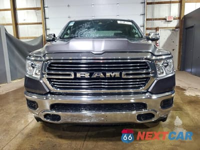 Piąte zdjęcie samochodu w środku: 2024 RAM 1500 LARAMIE VIN:1C6SRFJT3RN223702 - miniatura
