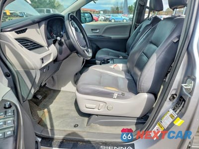 Zdjęcie 7 z 12 samochodu: 2015 TOYOTA SIENNA VIN:5TDKK3DC6FS542895 - miniatura