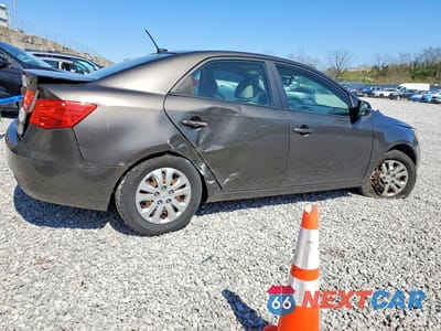 Trzecie zdjęcie samochodu z tyłu: 2011 KIA FORTE VIN:KNAFU4A22B5444411 - miniatura