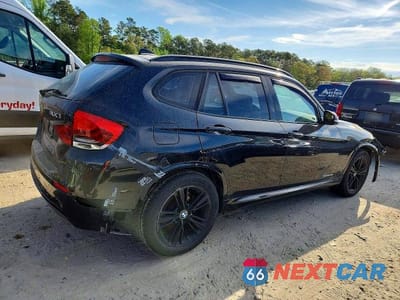 Trzecie zdjęcie samochodu z tyłu: 2015 BMW X1 XDRIVE35I VIN:WBAVM5C55FVV94320 - miniatura