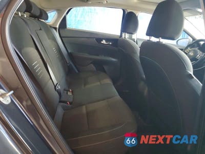 Zdjęcie 10 z 12 samochodu: 2019 KIA FORTE S VIN:3KPF34AD2KE048619 - miniatura