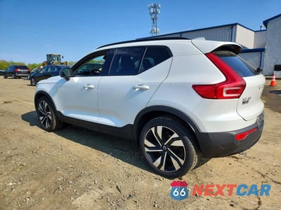 Drugie zdjęcie samochodu z przodu: 2024 VOLVO XC40 PLUS VIN:YV4L12UL4R2223876 - miniatura