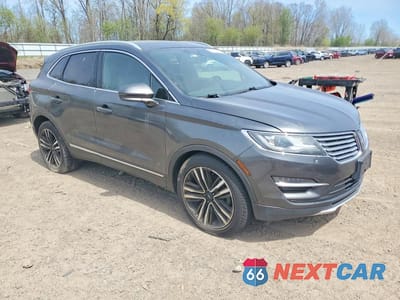 Czwarte zdjęcie samochodu z boku: 2017 LINCOLN MKC RESERVE VIN:5LMTJ3DH4HUL28594 - miniatura