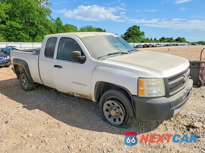 Czwarte zdjęcie samochodu z boku: 2010 CHEVROLET SILVERADO C1500 VIN:1GCSCPEX7AZ231862 - miniatura
