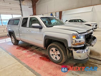 Czwarte zdjęcie samochodu z boku: 2016 CHEVROLET SILVERADO K1500 LT VIN:1GCVKREC6GZ328813 - miniatura