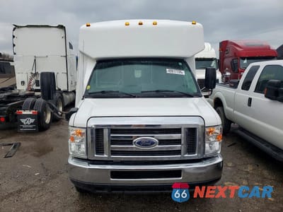 Piąte zdjęcie samochodu w środku: 2016 FORD E350 SHUTTLE BUS - R & D - CLN TITLE - PRI FLEET VIN:1FDEE3FL2GDC33192 - miniatura