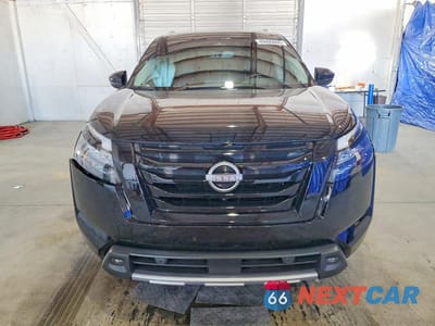 Piąte zdjęcie samochodu w środku: 2025 NISSAN PATHFINDER PLATINUM VIN:5N1DR3DJ7SC291055 - miniatura