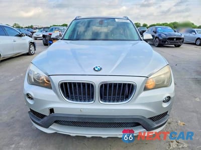 Piąte zdjęcie samochodu w środku: 2015 BMW X1 SDRIVE28I VIN:WBAVM1C56FV497717 - miniatura