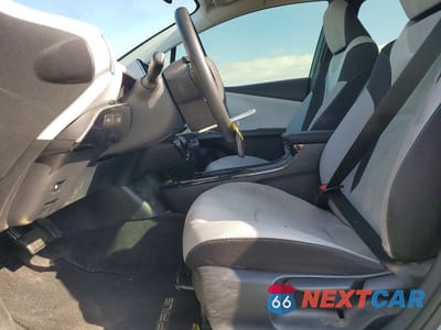 Zdjęcie 7 z 12 samochodu: 2016 TOYOTA PRIUS THREE VIN:JTDKARFU4G3510283 - miniatura