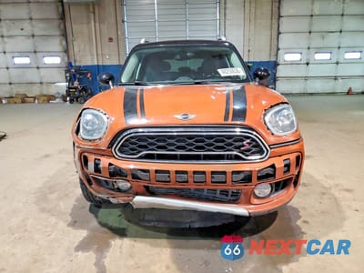 Piąte zdjęcie samochodu w środku: 2018 MINI COOPER S COUNTRYMAN ALL4 VIN:WMZYT5C33J3E61144 - miniatura