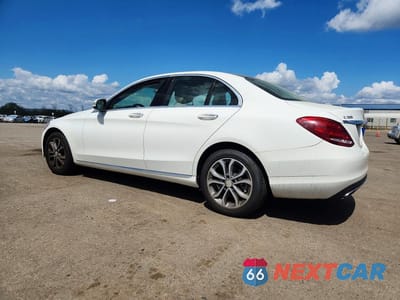 Drugie zdjęcie samochodu z przodu: 2015 MERCEDES-BENZ C 300 4MATIC VIN:55SWF4KB3FU034084 - miniatura