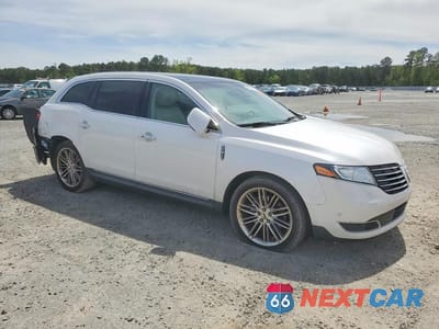 Czwarte zdjęcie samochodu z boku: 2019 LINCOLN MKT VIN:2LMHJ5AT0KBL02458 - miniatura