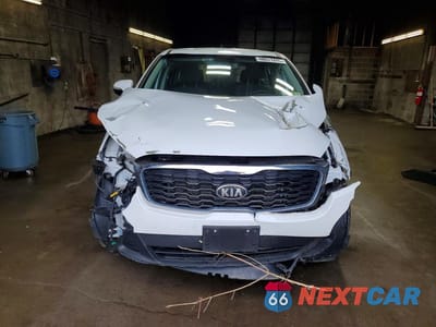 Piąte zdjęcie samochodu w środku: 2019 KIA SORENTO LX VIN:5XYPGDA34KG566671 - miniatura