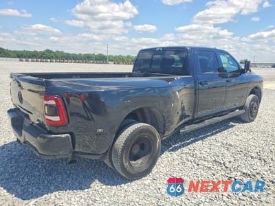 Trzecie zdjęcie samochodu z tyłu: 2022 RAM 3500 BIG HORN VIN:3C63RRHL1NG160453 - miniatura