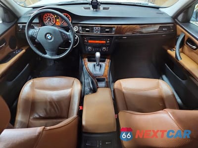 Zdjęcie 8 z 12 samochodu: 2012 BMW 328 XI VIN:WBAUU3C56CA543377 - miniatura