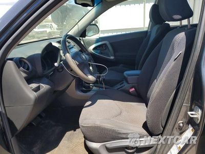 Zdjęcie 7 z 13 samochodu: 2006 TOYOTA RAV4 SPORT VIN:JTMBD32V466007921 - miniatura