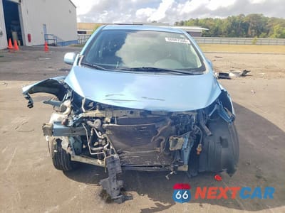 Piąte zdjęcie samochodu w środku: 2014 NISSAN VERSA NOTE SV VIN:3N1CE2CP3EL426605 - miniatura