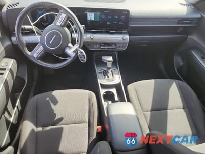 Zdjęcie 8 z 12 samochodu: 2025 HYUNDAI KONA SEL VIN:KM8HB3AB3SU228872 - miniatura