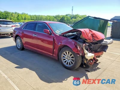 Czwarte zdjęcie samochodu z boku: 2013 CHRYSLER 300 VIN:2C3CCAAG5DH660868 - miniatura
