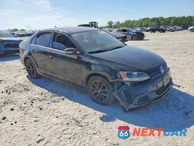 Czwarte zdjęcie samochodu z boku: 2013 VOLKSWAGEN JETTA VIN:3VWDP7AJ1DM220020 - miniatura