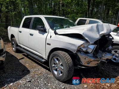 Czwarte zdjęcie samochodu z boku: 2018 RAM TRUCKS 1500 SLT VIN:3C6RR7LT4JG198386 - miniatura