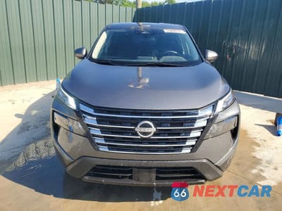 Piąte zdjęcie samochodu w środku: 2025 NISSAN ROGUE SV VIN:5N1BT3BA6SC831944 - miniatura