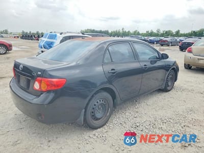 Trzecie zdjęcie samochodu z tyłu: 2010 TOYOTA COROLLA LE VIN:1NXBU4EE1AZ313413 - miniatura