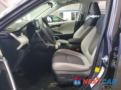 Zdjęcie 7 z 14 samochodu: 2019 TOYOTA RAV4 XLE VIN:JTMP1RFV1KD045933 - miniatura