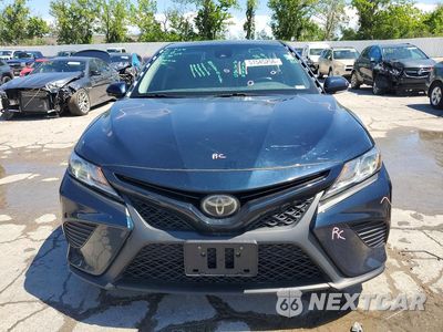 Piąte zdjęcie samochodu w środku: 2018 TOYOTA CAMRY SE VIN:4T1B11HK9JU574555 - miniatura