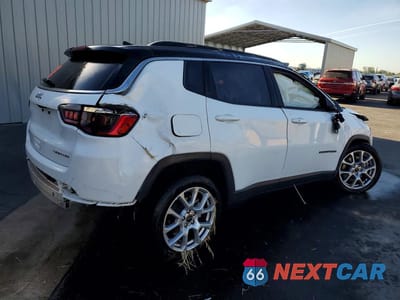 Trzecie zdjęcie samochodu z tyłu: 2025 JEEP COMPASS LIMITED VIN:3C4NJDCN9ST507017 - miniatura