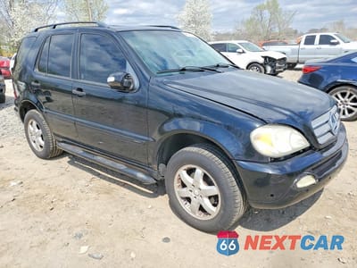 Czwarte zdjęcie samochodu z boku: 2004 MERCEDES-BENZ ML 350 VIN:4JGAB57E44A492315 - miniatura
