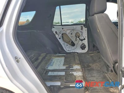 Zdjęcie 11 z 13 samochodu: 2022 CHEVROLET TAHOE C1500 VIN:1GNSCLEDXNR247372 - miniatura