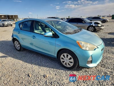 Czwarte zdjęcie samochodu z boku: 2012 TOYOTA PRIUS C ONE VIN:JTDKDTB3XC1014850 - miniatura
